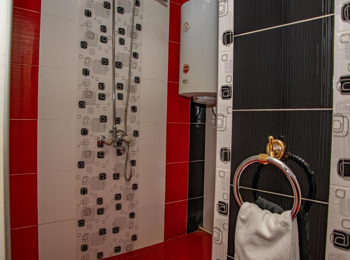 Vilhelmov'S Apartament Lukovit Esterno foto