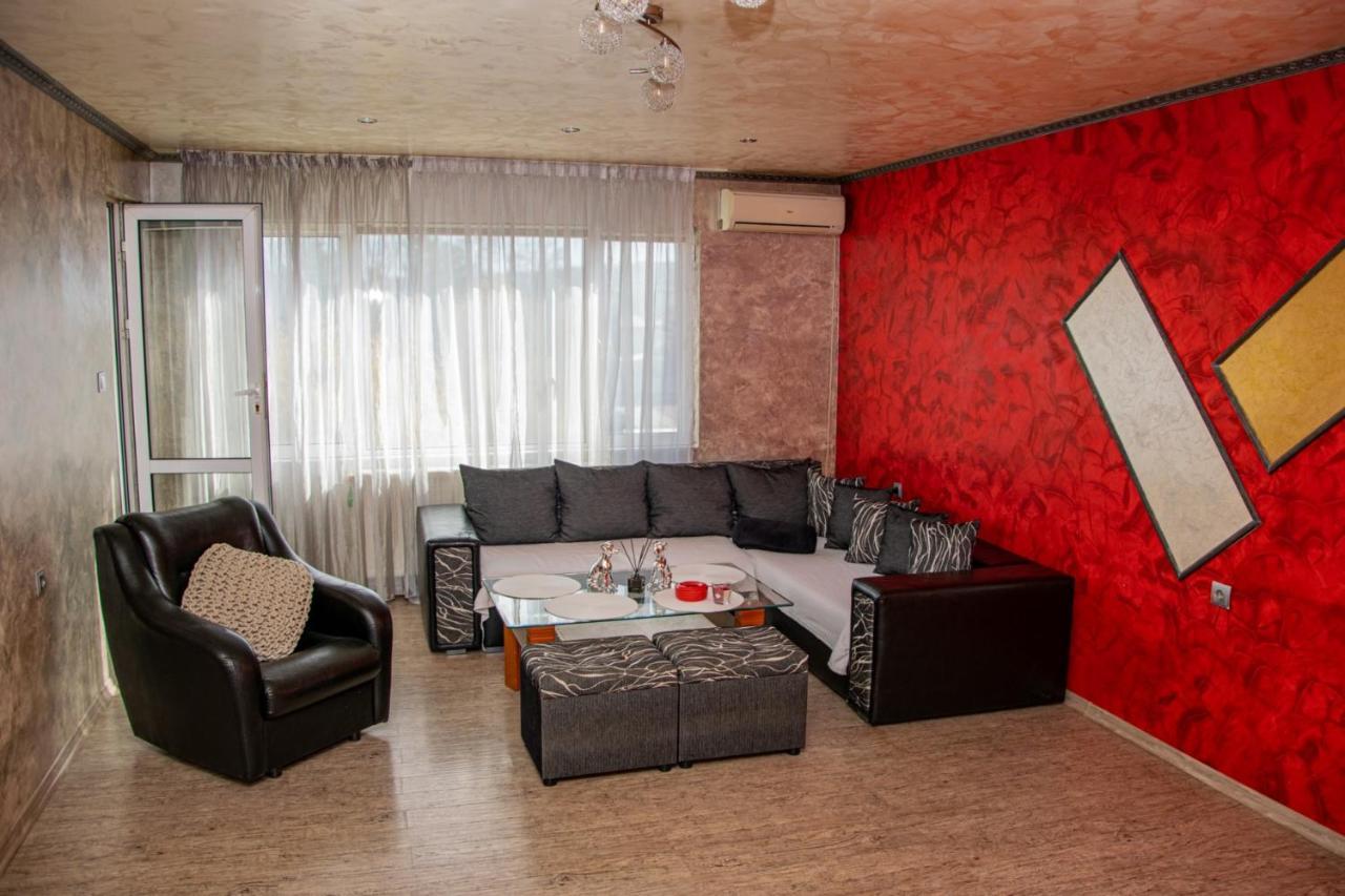 Vilhelmov'S Apartament Lukovit Esterno foto